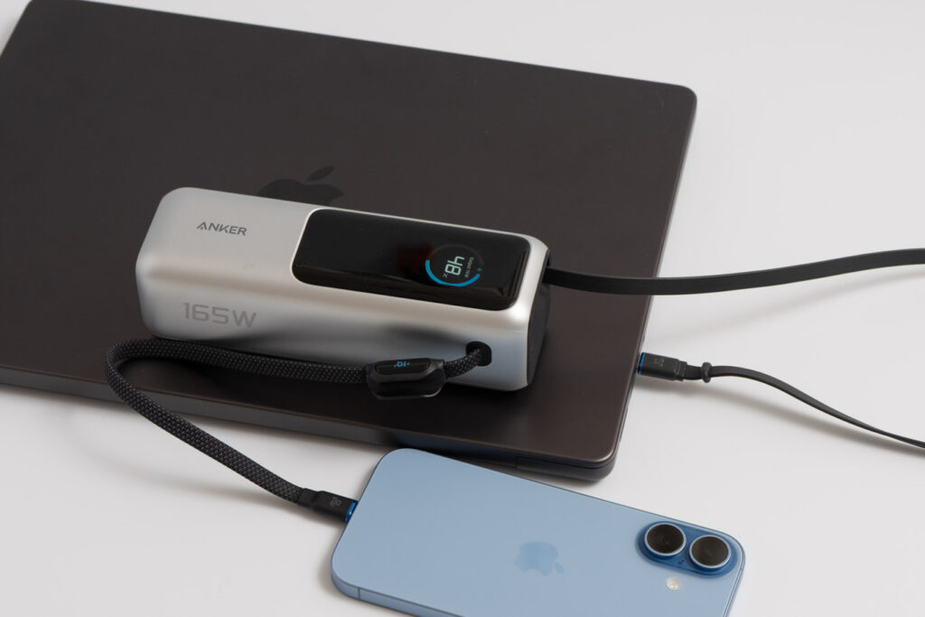 Anker Power Bank (25000mAh, Built-In & 巻取り式USB-Cケーブル)を