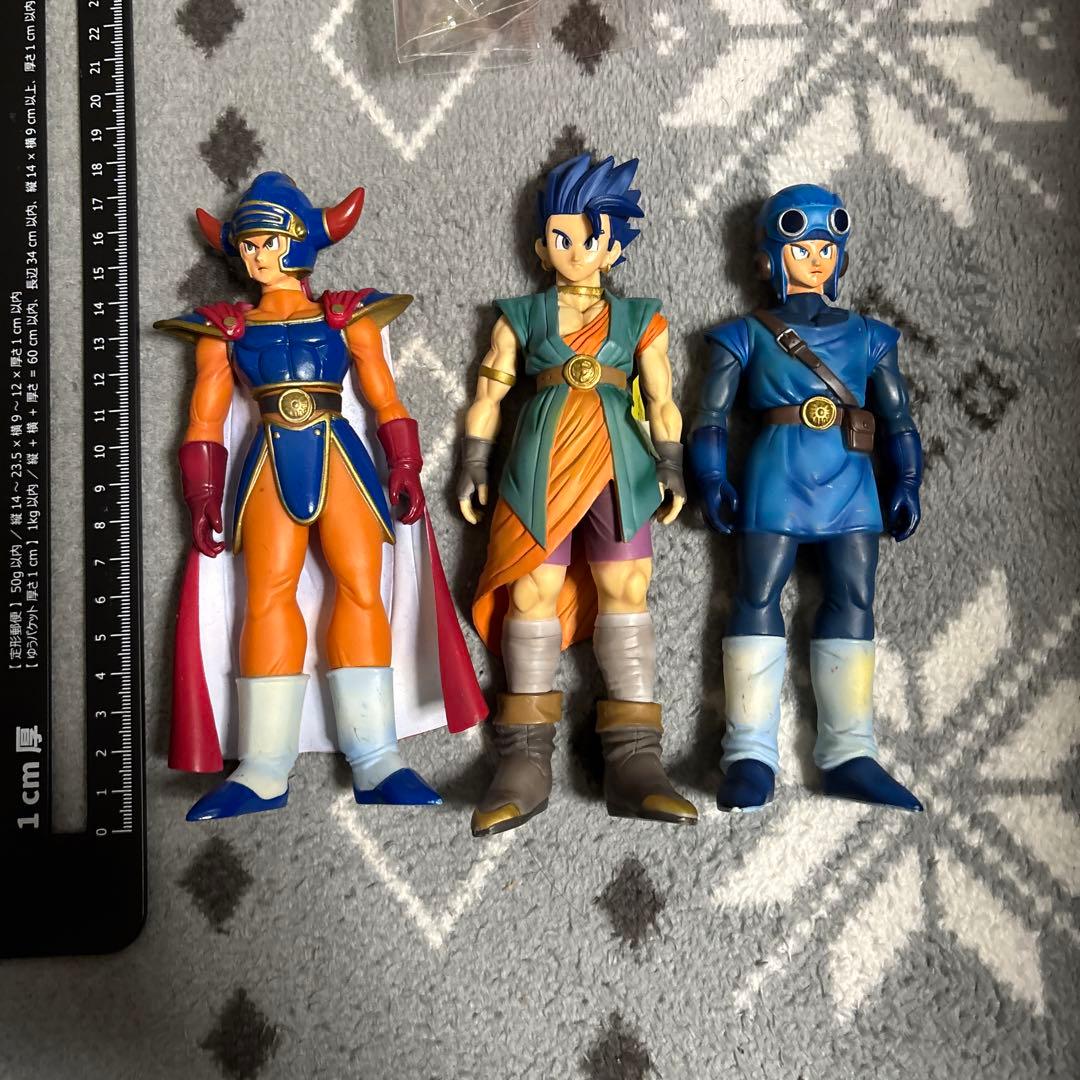 ドラクエ　主人公　ソフビ　セット Amazon.co.jp: ドラゴンクエスト ソフビキャラクターズ 002