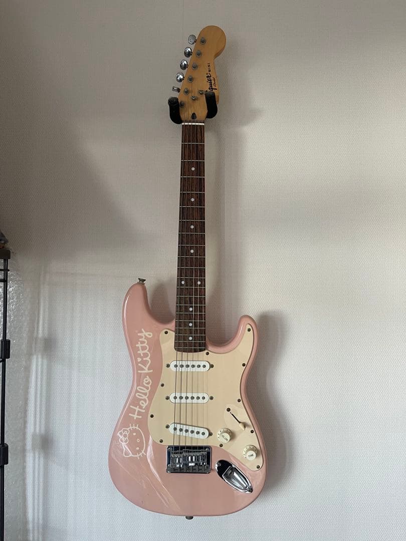 Squier Hello Kitty ストラト ピンク ミニエレキギター 完売品 Squier Hello Kitty Strat LTD – Motor City Guitar